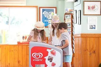 Big4 Cairns Crystal Cascades Holiday Park 4*,