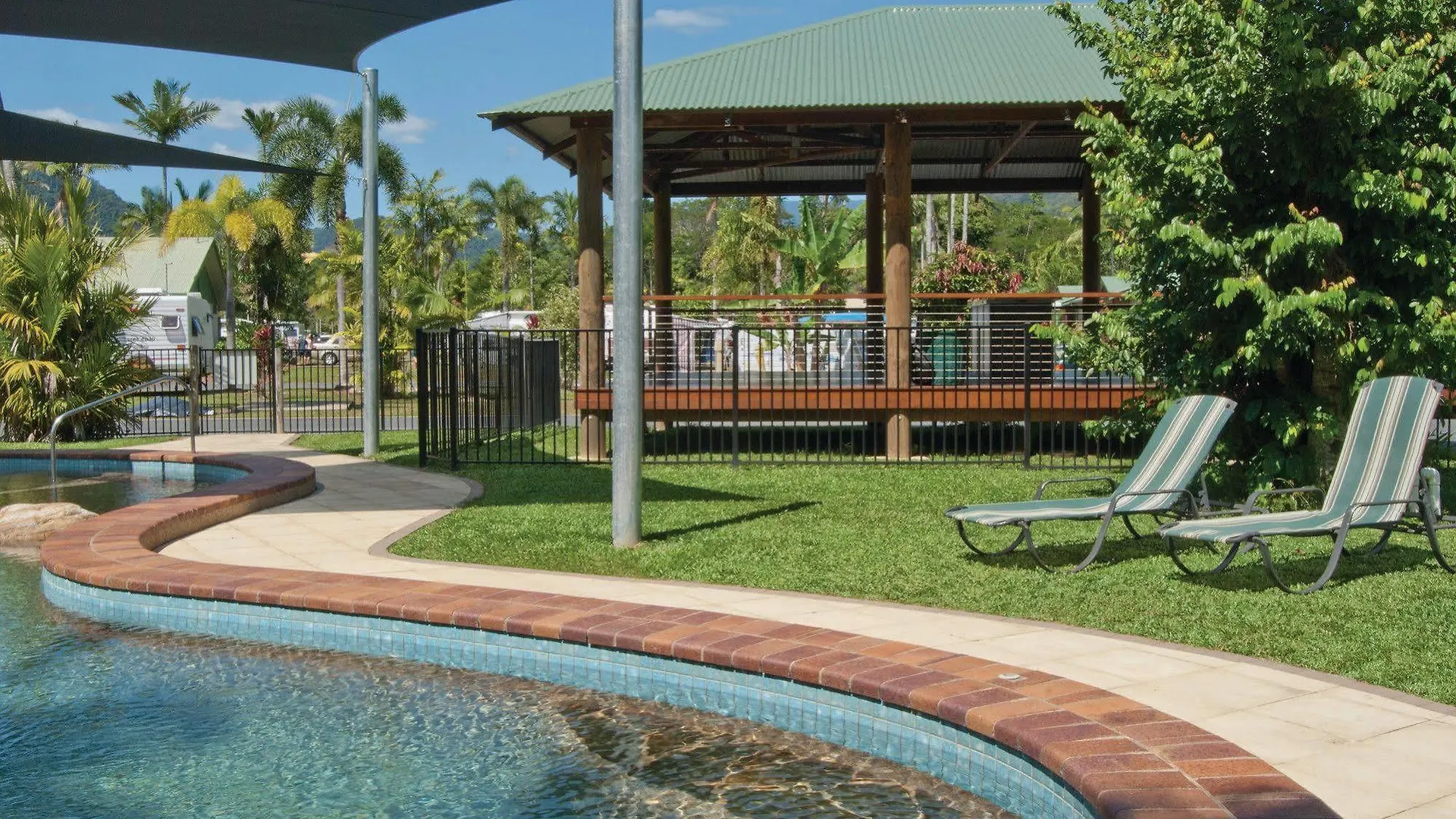 Big4 Cairns Crystal Cascades Holiday Park Hotel