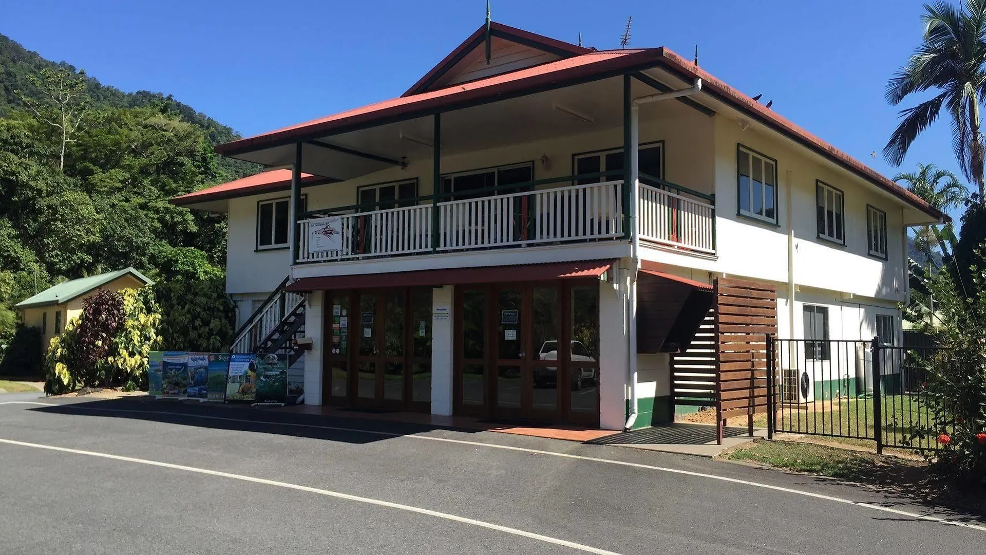 Big4 Cairns Crystal Cascades Holiday Park Hotel